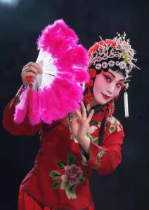 任苗苗（主攻花旦、閨門旦）